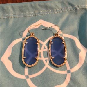 Elle gold earrings in periwinkle